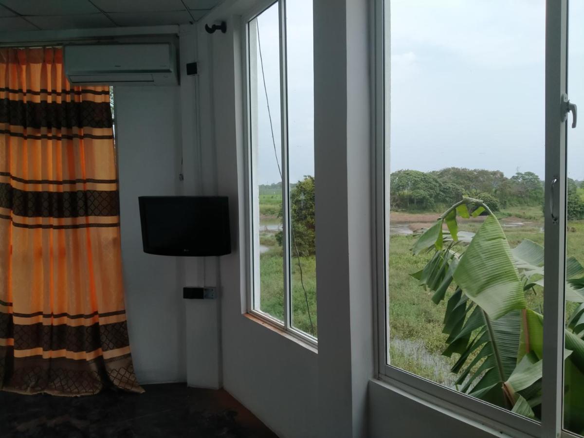 Qiqi Airport Villa Katunayake Exterior photo